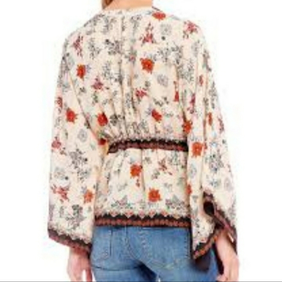 Chelsea and Violet Boho Peasant Top - Picture 2 of 8